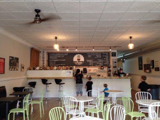 Scoops Creamery