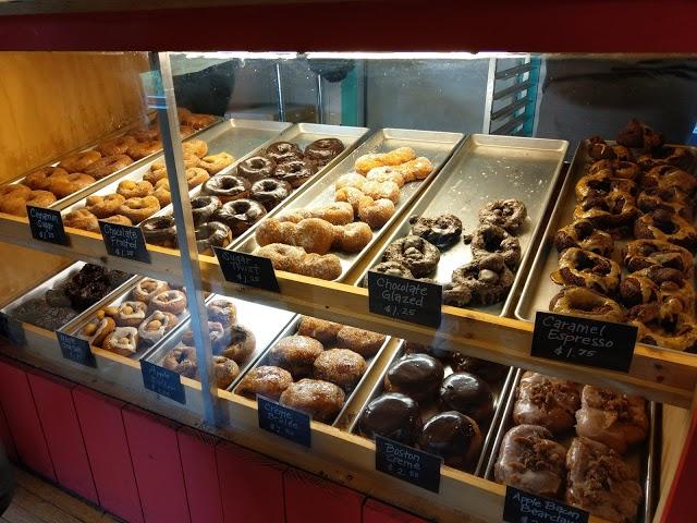 HenDough Chicken & Donuts