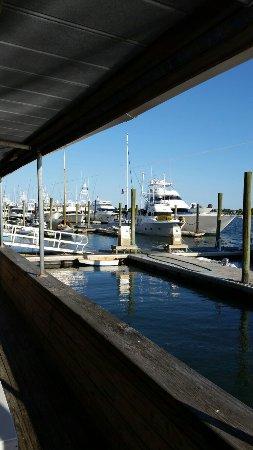 Cru Wine Bar & Beaufort Coffee Shop