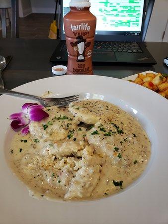 Azalea Bar & Kitchen