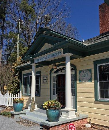 Sweet Magnolia Gallery