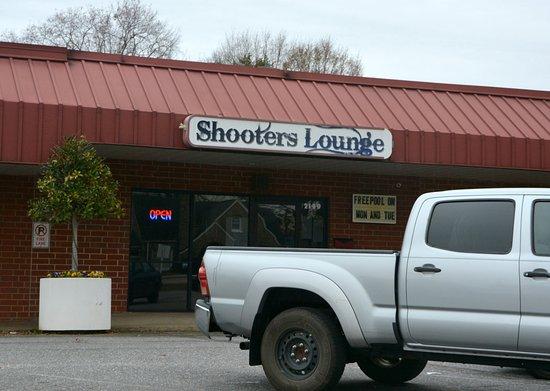 Shooters Lounge