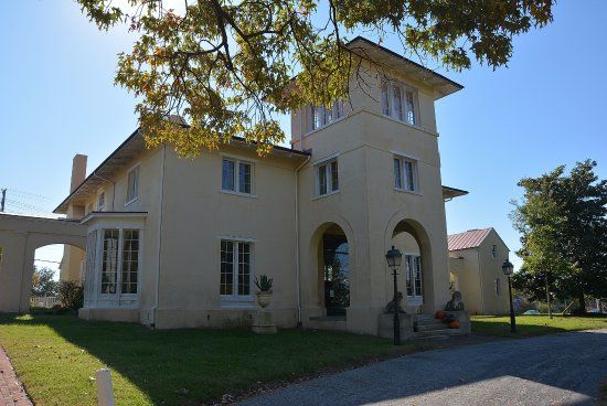 Blandwood Mansion