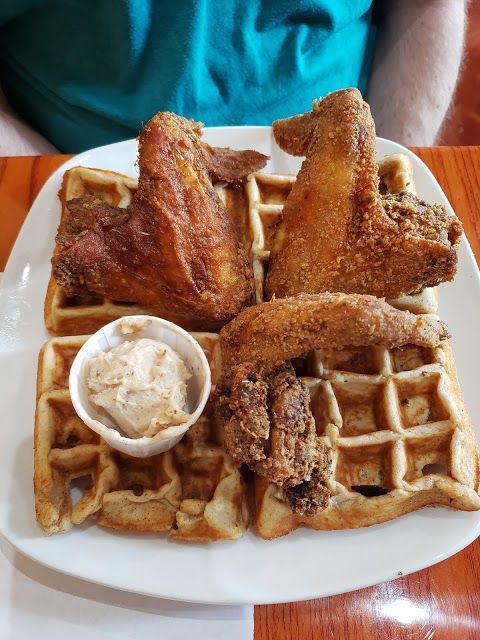 Dame's Chicken & Waffles